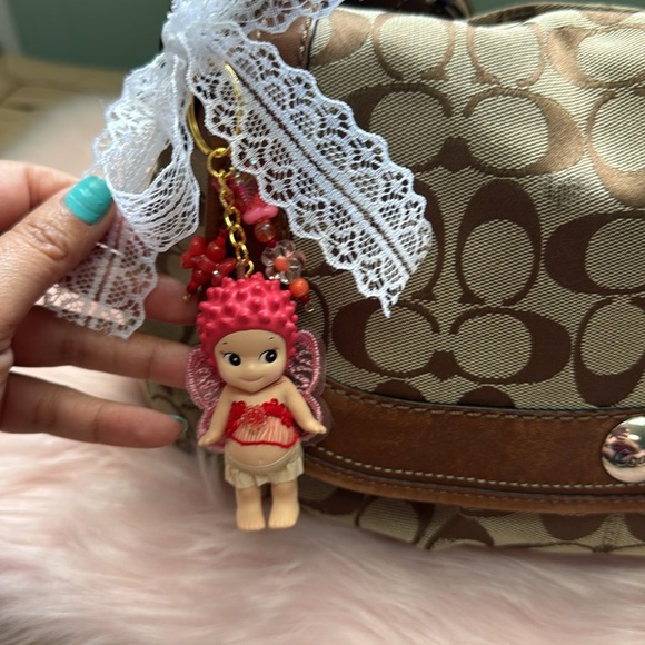 Coach Vintage Tan and Brown Signature Shoulder Bag - Picture 7 of 16